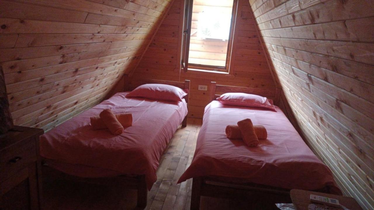Lolini Bungalovi Novi Sad Ngoại thất bức ảnh